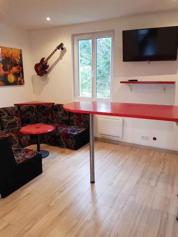 05 - Tres Joli 3 Pieces Neuf 2 Chambres, Logement Tout Equipe Pour 1 A 4 Personnes Maximum, Vue Sur Jardin Avec Parking Privatif, Grand Fourgon Possible, Tout Le Linge De Maison Est Fourni Annesse-et-Beaulieu Exterior foto