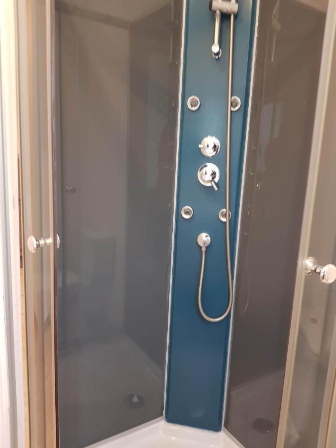 05 - Tres Joli 3 Pieces Neuf 2 Chambres, Logement Tout Equipe Pour 1 A 4 Personnes Maximum, Vue Sur Jardin Avec Parking Privatif, Grand Fourgon Possible, Tout Le Linge De Maison Est Fourni Annesse-et-Beaulieu Exterior foto