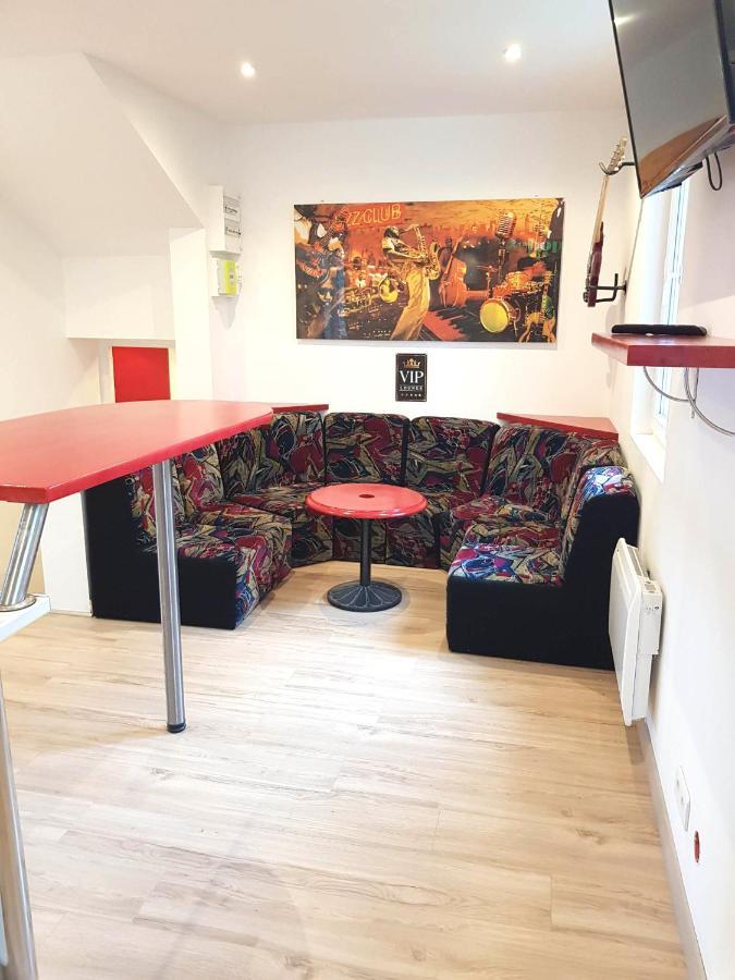 05 - Tres Joli 3 Pieces Neuf 2 Chambres, Logement Tout Equipe Pour 1 A 4 Personnes Maximum, Vue Sur Jardin Avec Parking Privatif, Grand Fourgon Possible, Tout Le Linge De Maison Est Fourni Annesse-et-Beaulieu Exterior foto